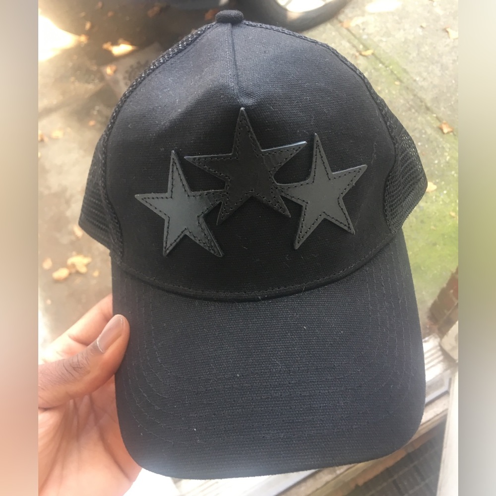 Amiri hat